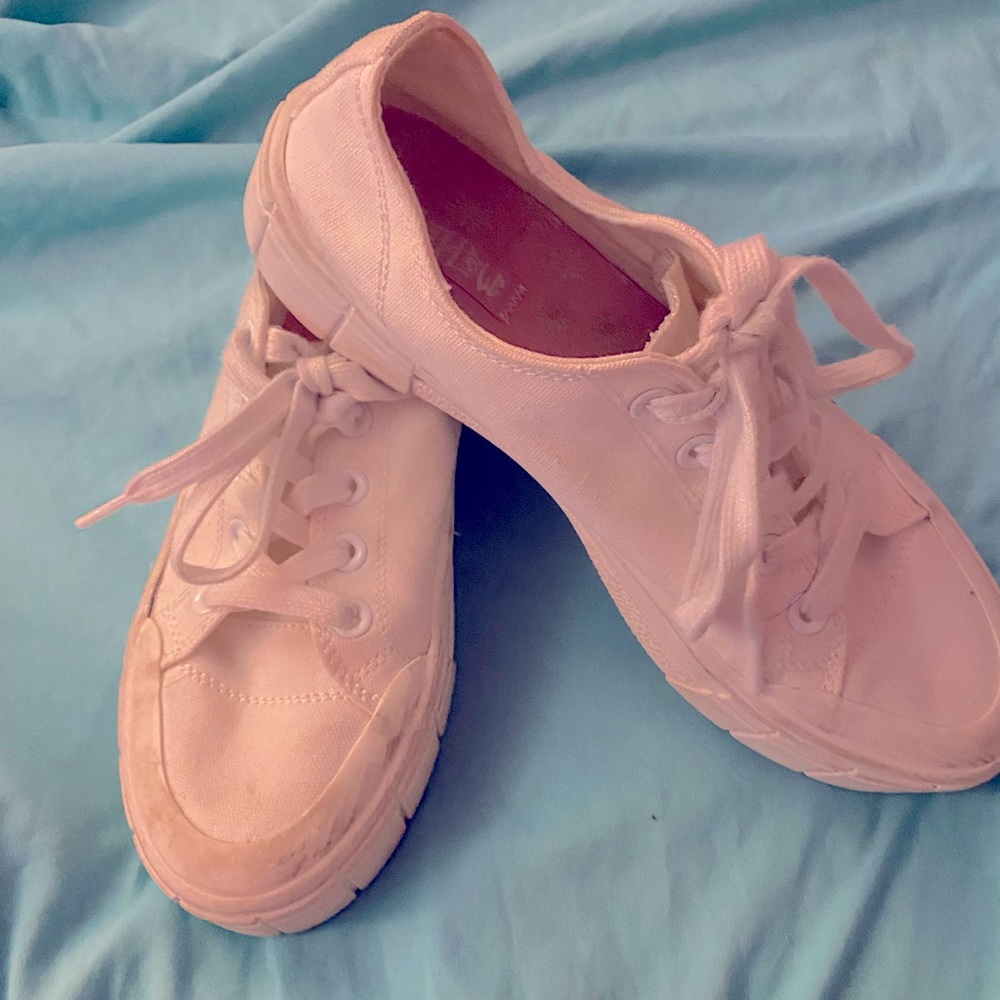 White canvas platform sneakers size 9